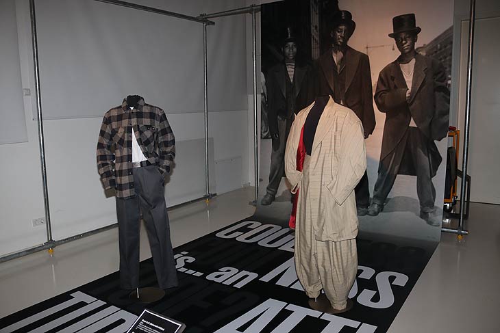 "Globale Subkulturen - vom Zoot Suite bis zu Botswanas "Hell Bangers": : Sonderausstellung „Coolness. Inszenierung von Mode im 20. Jahrhundert“ im tim Augsburg (©Foto: Martin Schmitz)